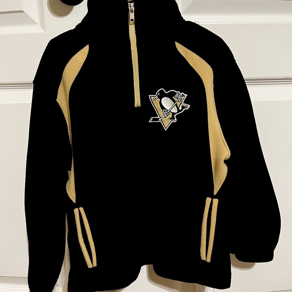 NHL Pittsburgh Penguins little kids half-zip fleece pull over - youth 5/6.